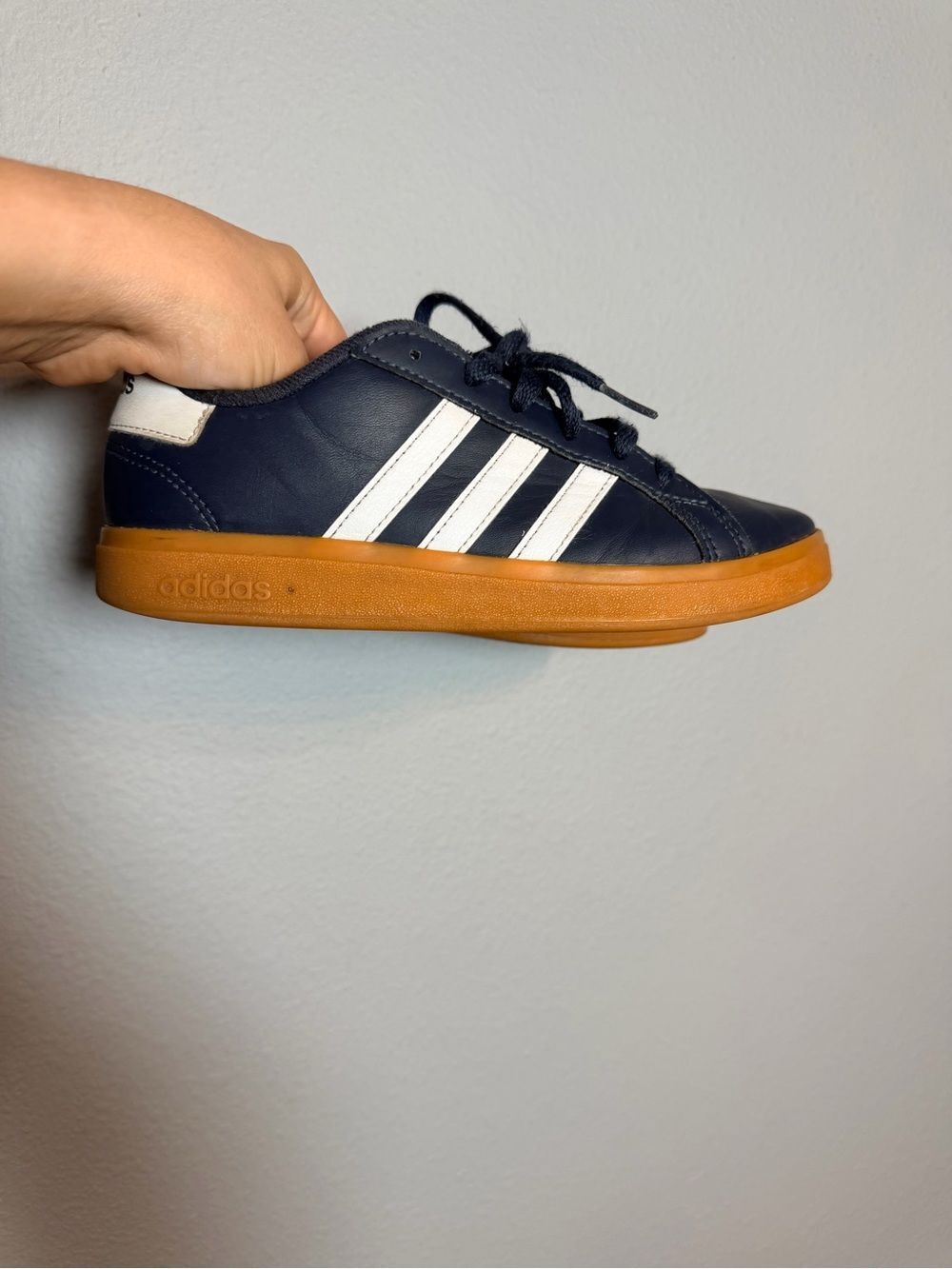 Adidas Kids Grand Court Lifestyle Tennis Shoe Size 3 Navy Blue White Stripe